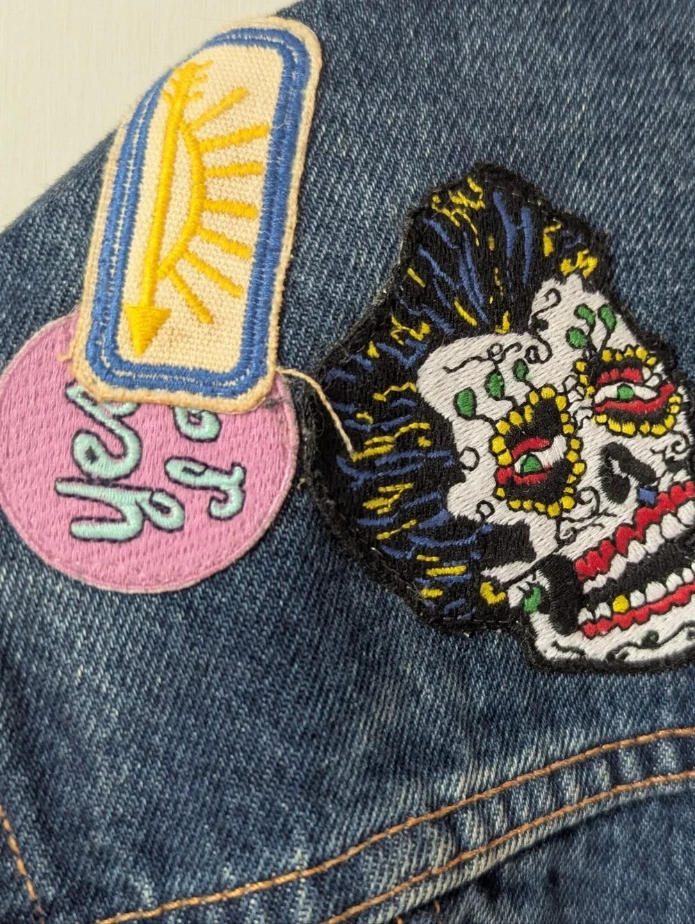 Levis Limited Edition Patched Denim Trucker Jacket Mens Size Large